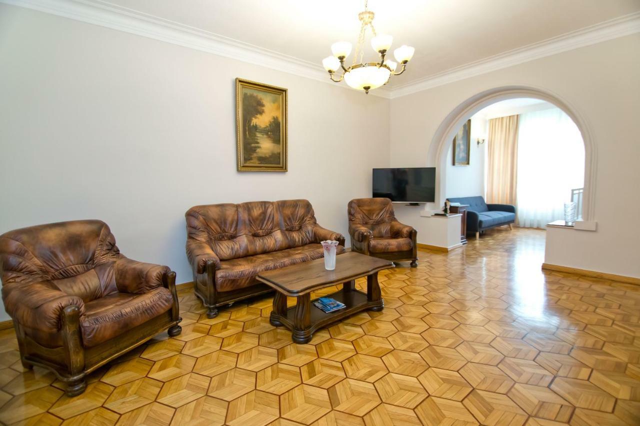 Seaside Luxury Apartment Batumi Esterno foto